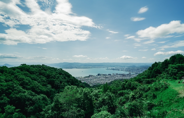 夢見が丘展望台から琵琶湖を見下ろす眺望