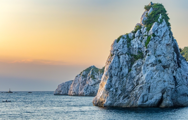 白崎海洋公園の巨大な石灰岩