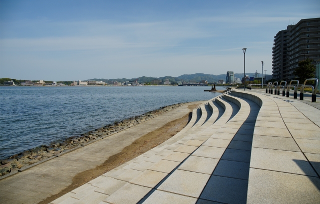 宍道湖夕日スポット「とるぱ」のテラス