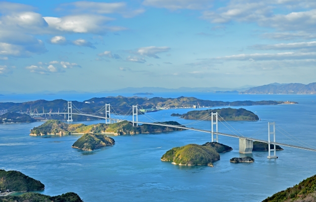 亀老山展望公園から来島海峡を臨む光景