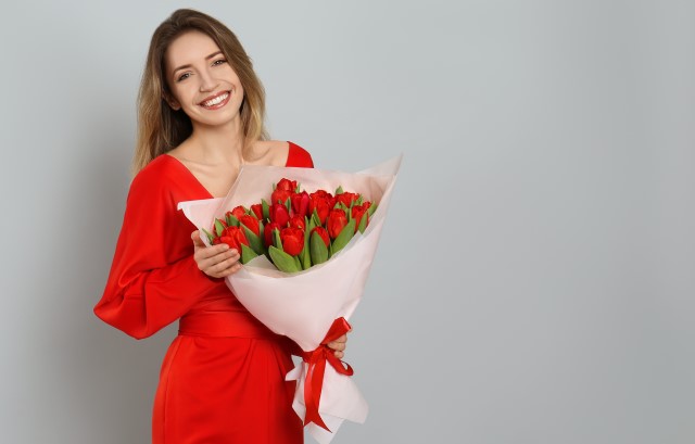 赤いチューリップのブーケ