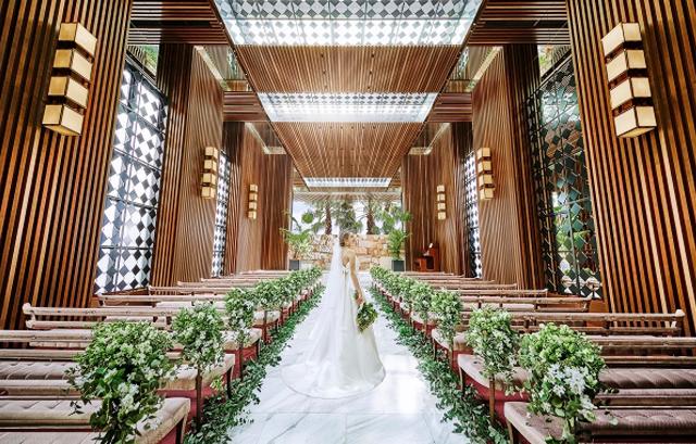 LAPIS AZUR 挙式会場_01