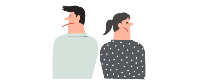 背を向けるカップル