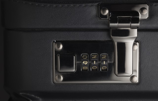 鍵付きカバンのダイヤル