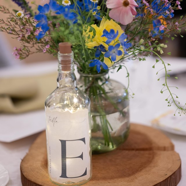 瓶を使ったテーブルナンバー