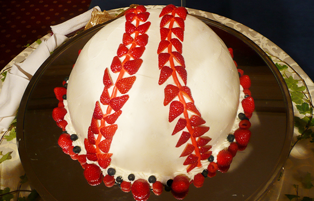 野球がテーマのウェディングケーキ