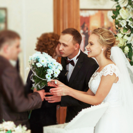 結婚式「送賓シーン」でおすすめの曲は?>>