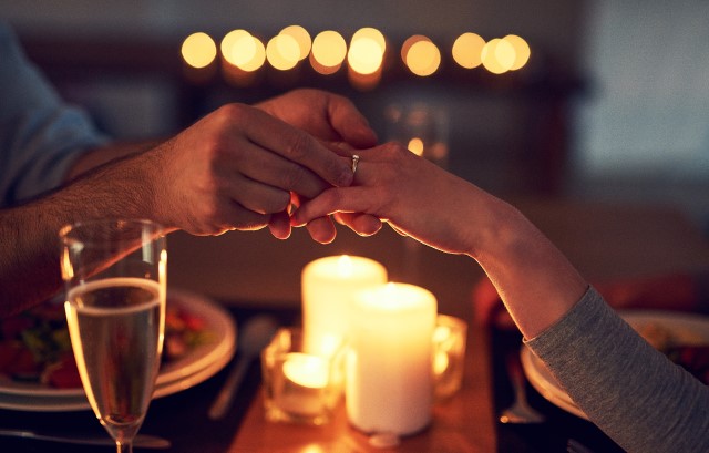 ムードのあるシチュエーションでのプロポーズ