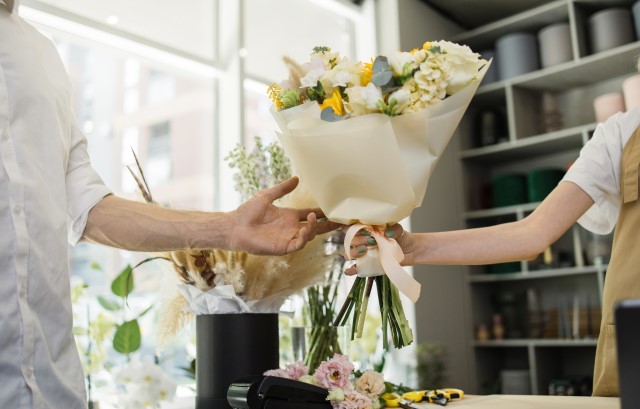 花束の受け取り