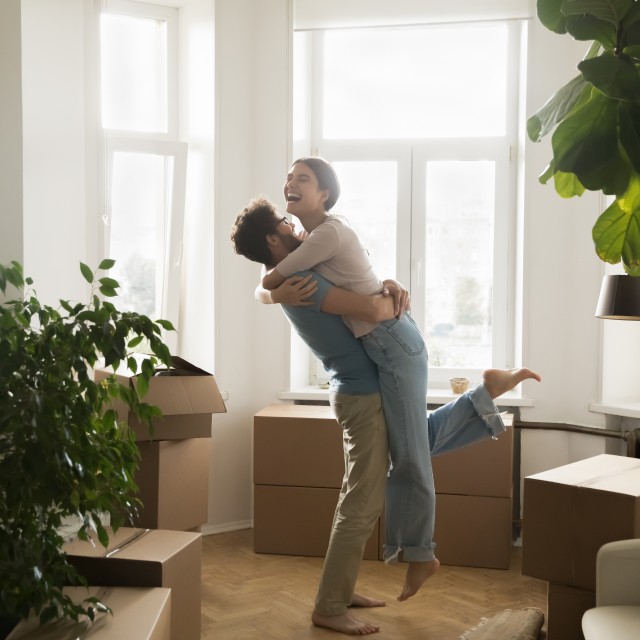 同棲をはじめたカップル