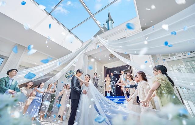 アニヴェルセル 白壁　アトリウム