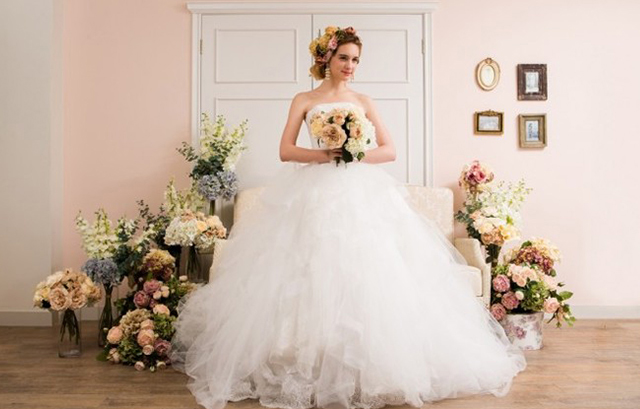 KOBE St.MORGAN CHURCH　ウェディングドレス