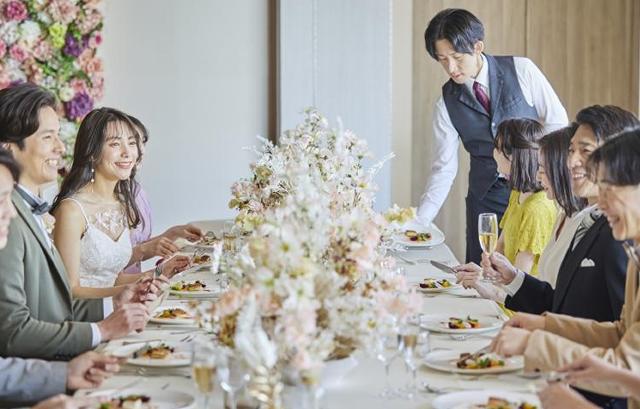 小さな結婚式 神戸モザイク店　ドレスショップ