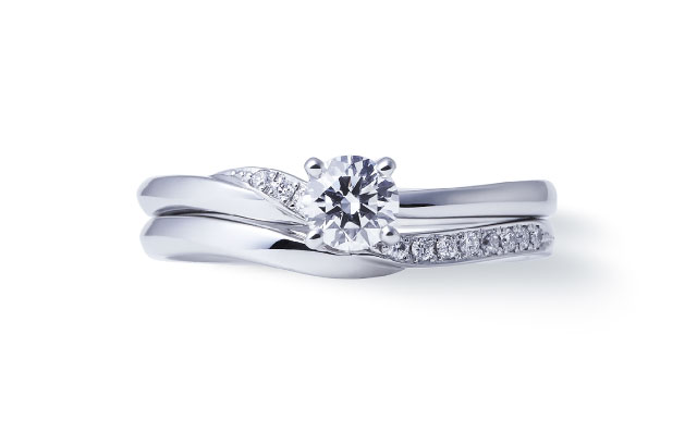 NIWAKA のセットリング　婚約指輪　木洩日（こもれび）　結婚指輪　せせらぎ
