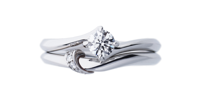 NIWAKA の婚約指輪 柊（ひいらぎ）と結婚指輪 結（ゆい）を重ねづけ