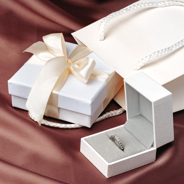 婚約指輪とお返し