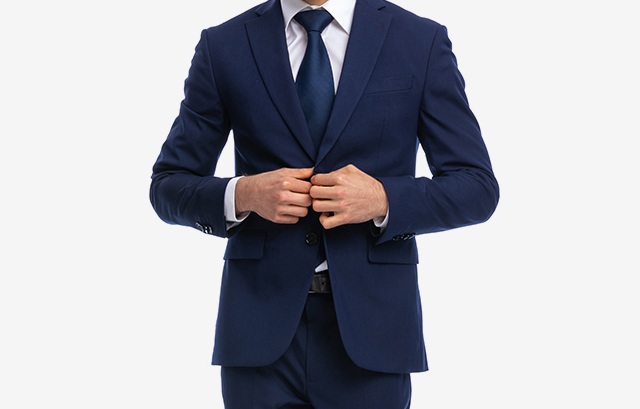 スーツを着た男性
