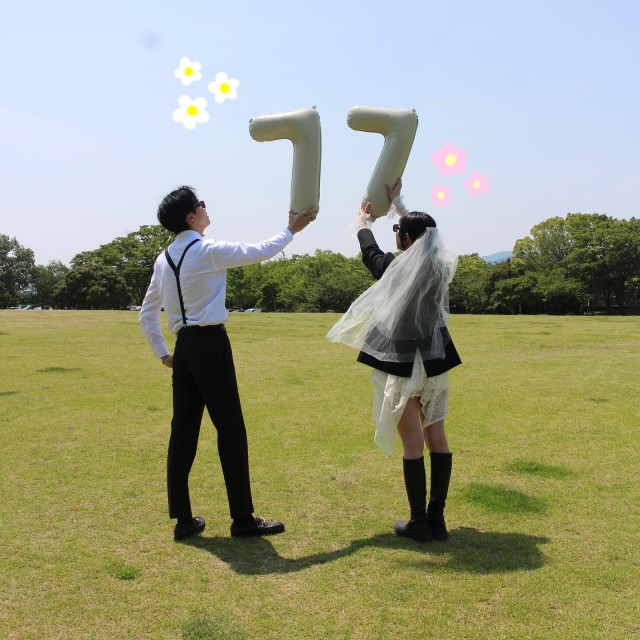 風船を使った入籍フォト