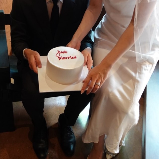 ケーキを使った入籍フォト