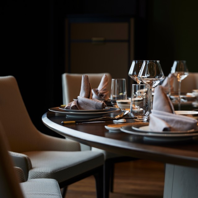 【文例集】両家顔合わせの挨拶、いつ誰が何を言う？はじまりの言葉、乾杯…流れに沿ってご紹介