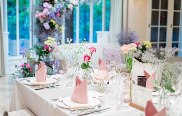 ピンク系のテーブルコーディネート