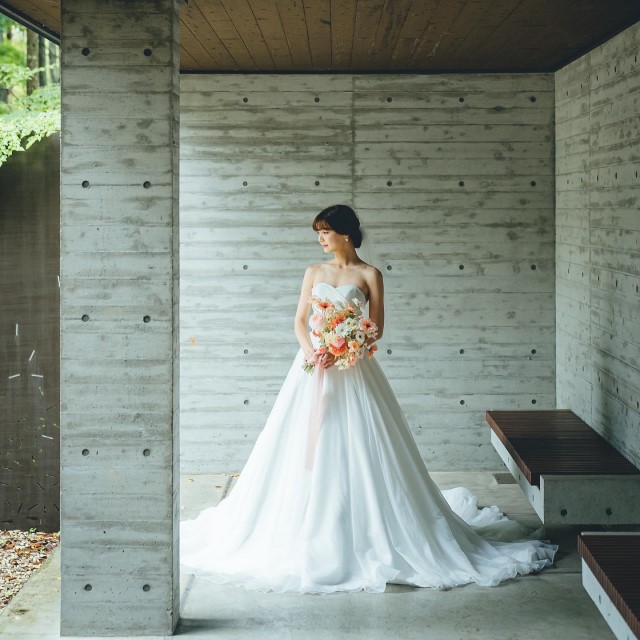 サテンオーガンジーのドレス