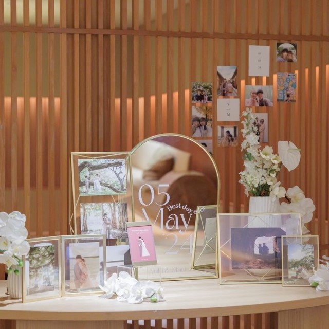 鏡を飾ったウェルカムスペース