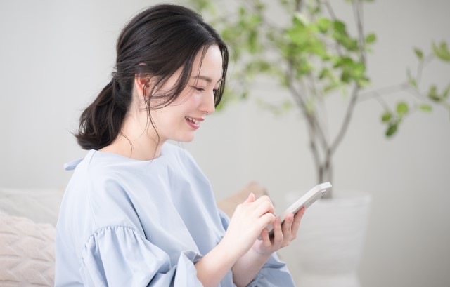 スマホで検索する人