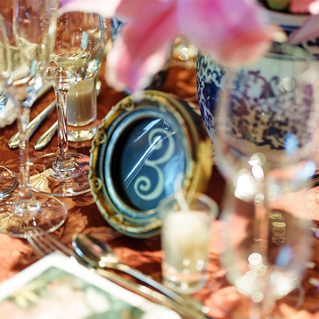 アンティーク調のテーブルナンバー