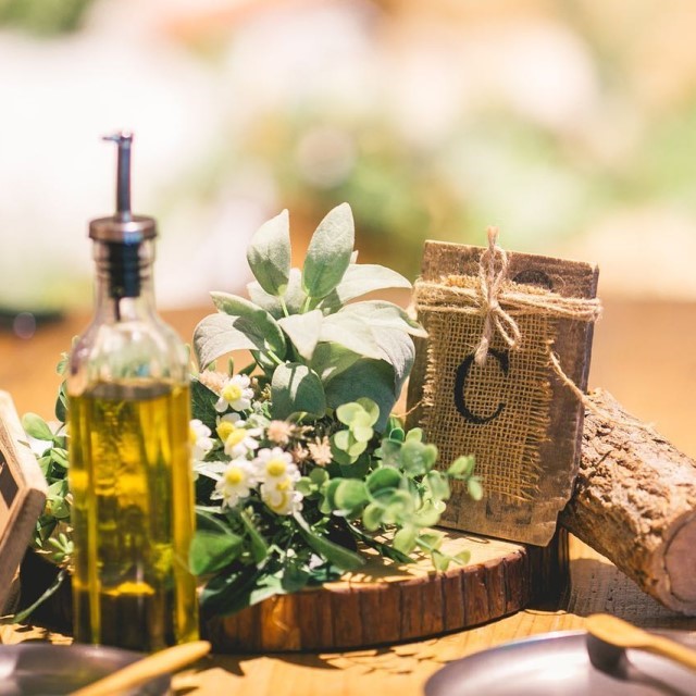 板と麻布を使ったテーブルナンバー