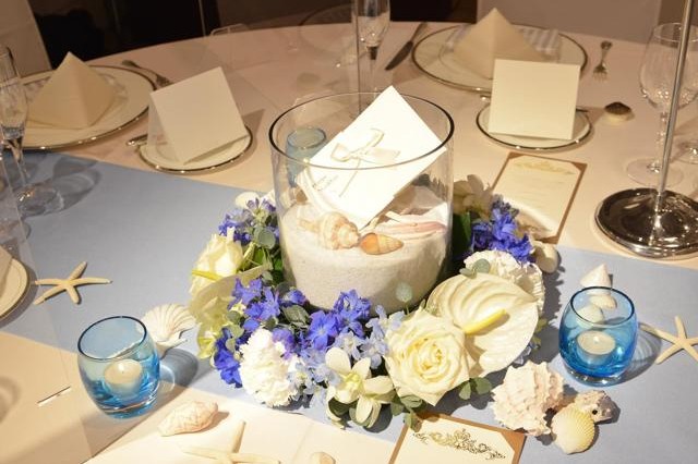 実例あり】海がテーマの結婚式テーブルコーディネート！ビーチ