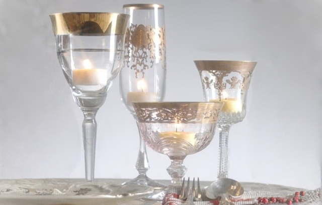 キャンドルホルダーにワイングラスを使ったキャンドル