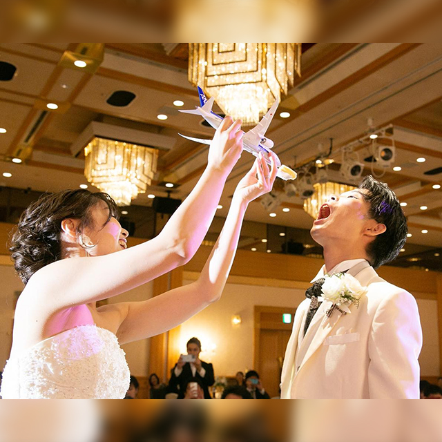 結婚式の演出】入場、乾杯、ケーキ入刀…などシーン別におすすめのアイデアをご紹介 ｜ 結婚ラジオ ｜ 結婚スタイルマガジン