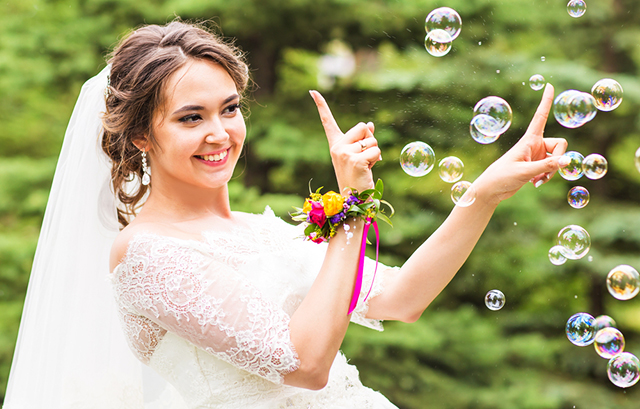 フラワーシャワーの他にもいろいろ 結婚式のシャワー演出まとめ 結婚ラジオ 結婚スタイルマガジン