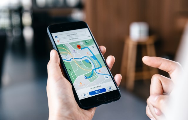 スマートフォン画面に表示されたマップ