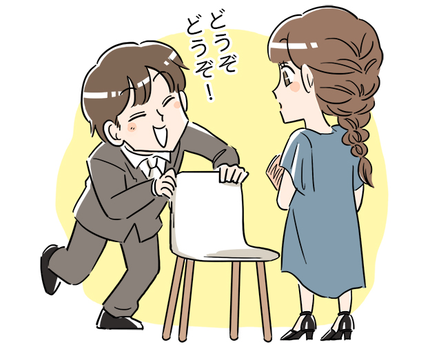椅子を譲る男性