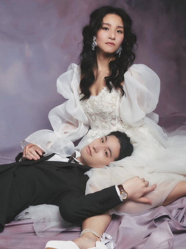 膝枕ポーズの実例