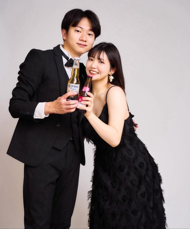 食べ物や飲み物を使った前撮りポーズの実例