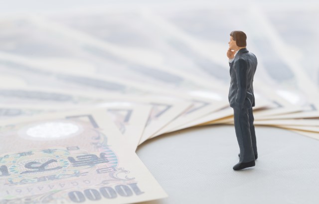 金額で対応を検討する様子