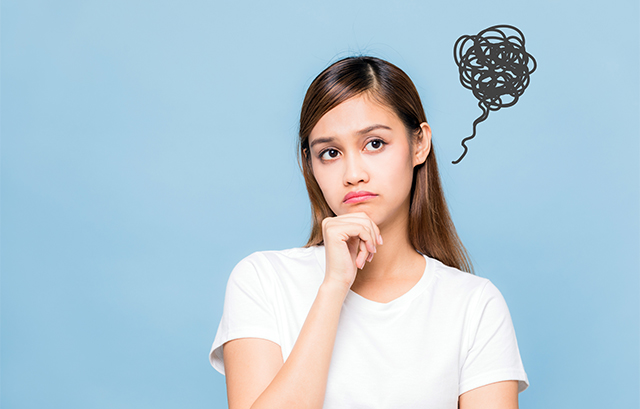 困っている女性