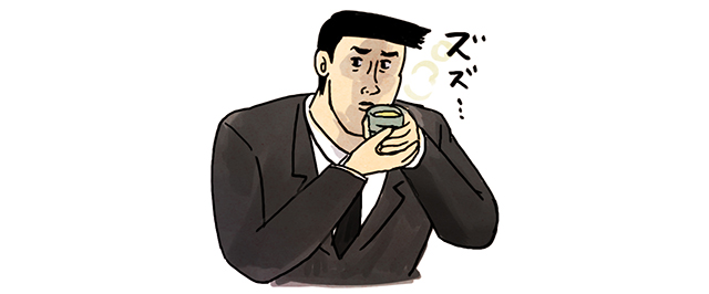 日本茶を飲む男性