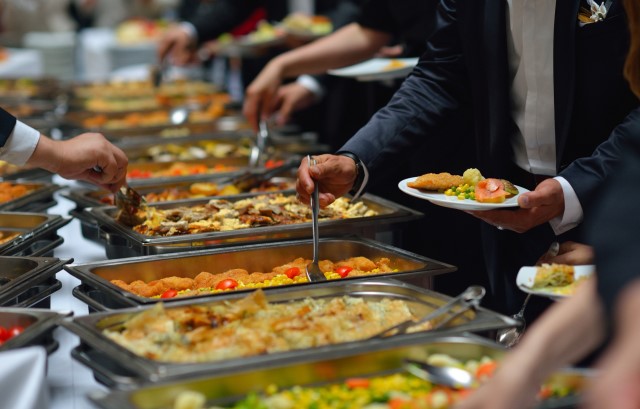 立食ビュッフェスタイル