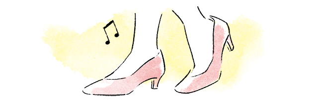 パンプスを履いた足元