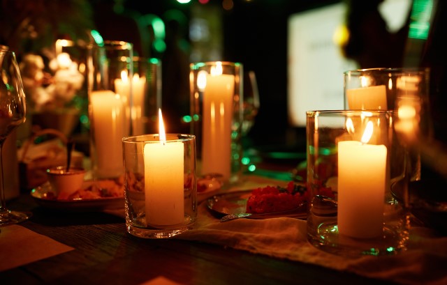 キャンドルが置かれたテーブル