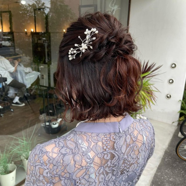 編み込みのヘアアレンジ