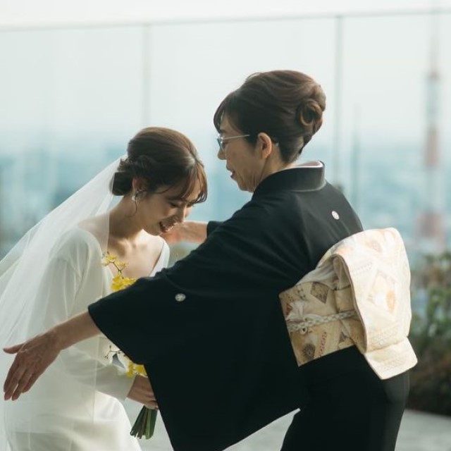 夜会巻きの母親