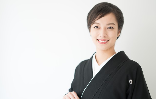 上品で華やかなメイク