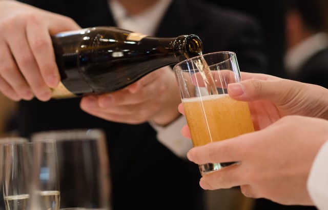 お酌