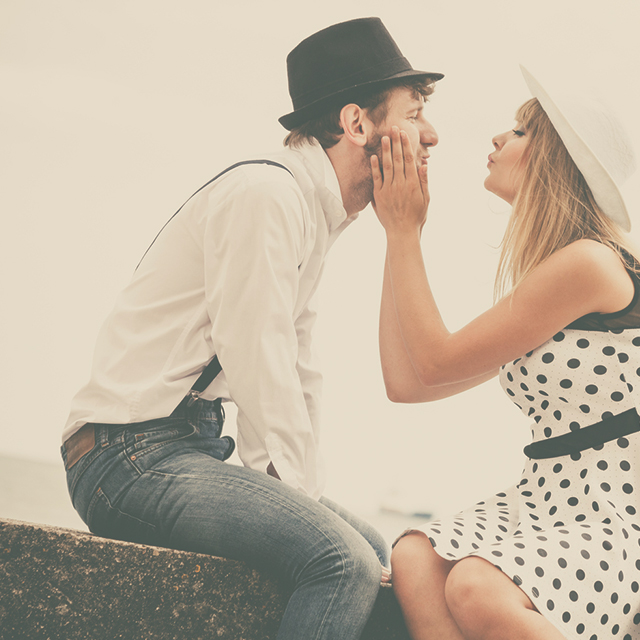 ブライダルフェアにはどんな服装で行けばいいの 女性編 結婚ラジオ 結婚スタイルマガジン