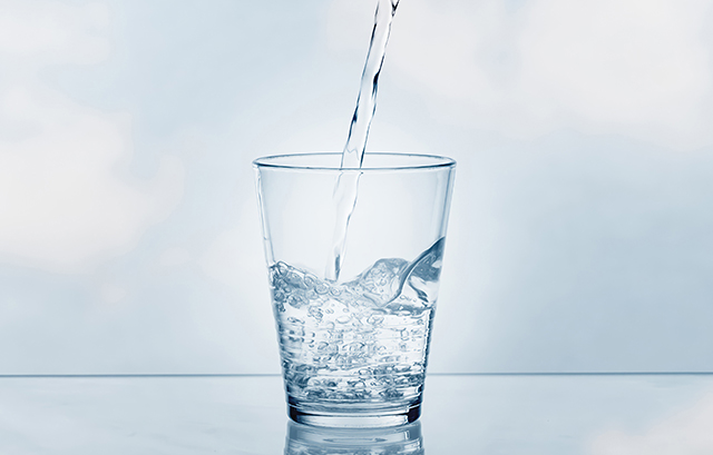 水
